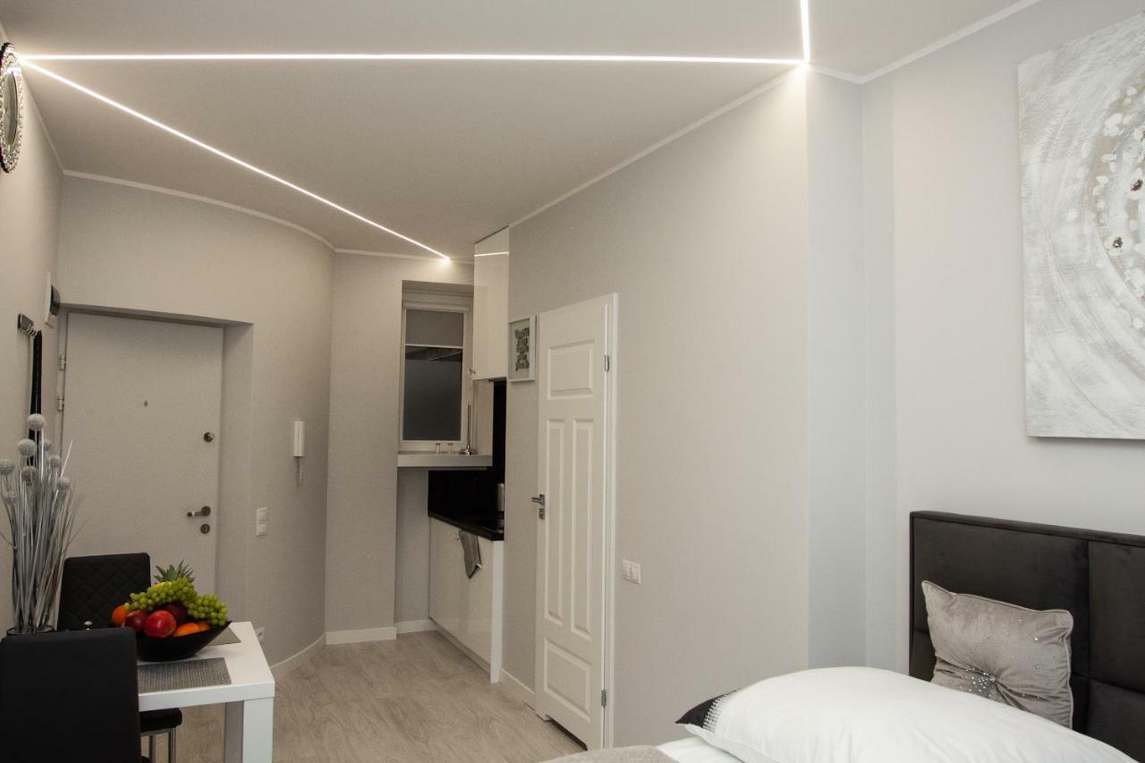 Novel Mini Apartment Варшава Екстериор снимка